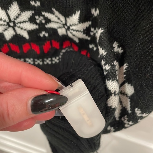 🎄Lights-up dabbing sweater (S) - Picture 8 of 10